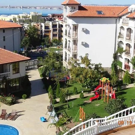 Triumph, Saint Vlas Daire Sveti Vlas