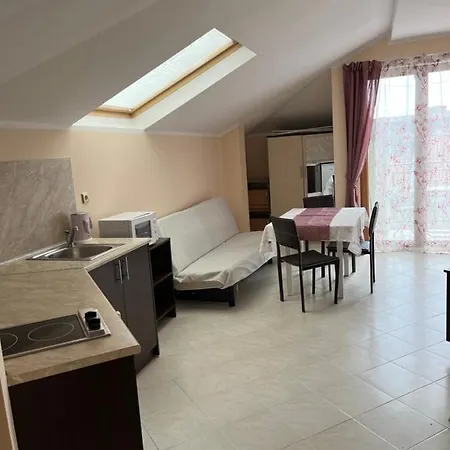 Triumph, Saint Vlas Daire Sveti Vlas