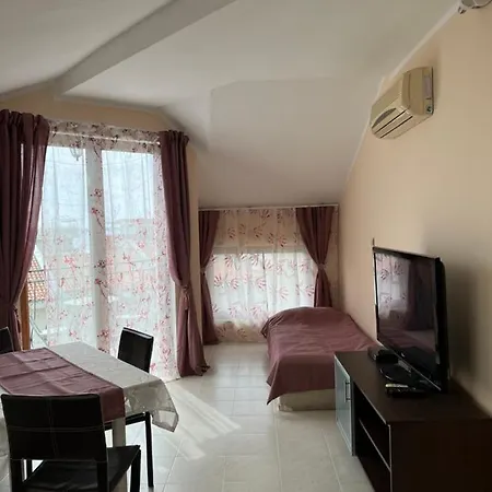 Daire Triumph, Saint Vlas