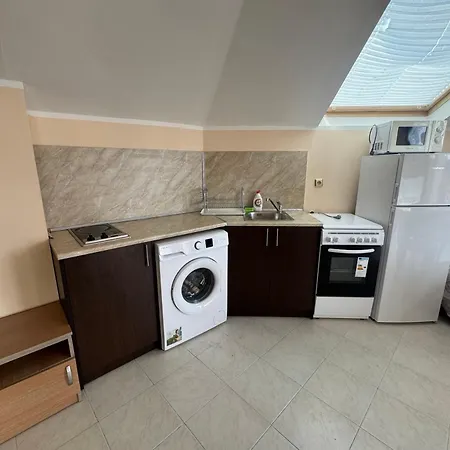 Daire Triumph, Saint Vlas