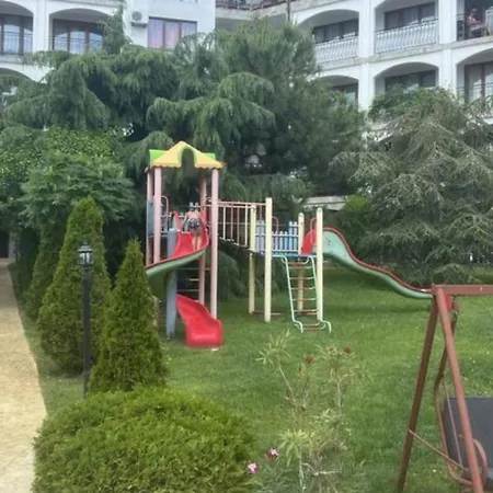 Daire Triumph, Saint Vlas
